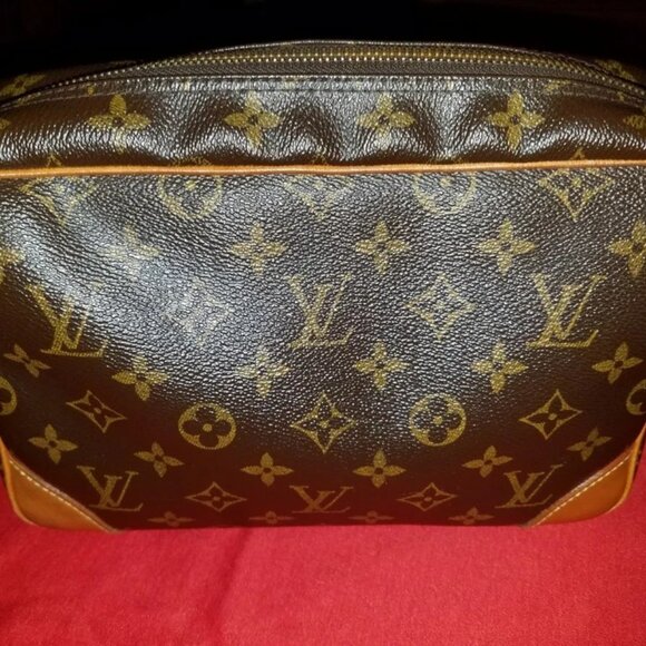 Authentic Vintage Louis Vuitton Trocodero Handbag - Picture 4 of 10